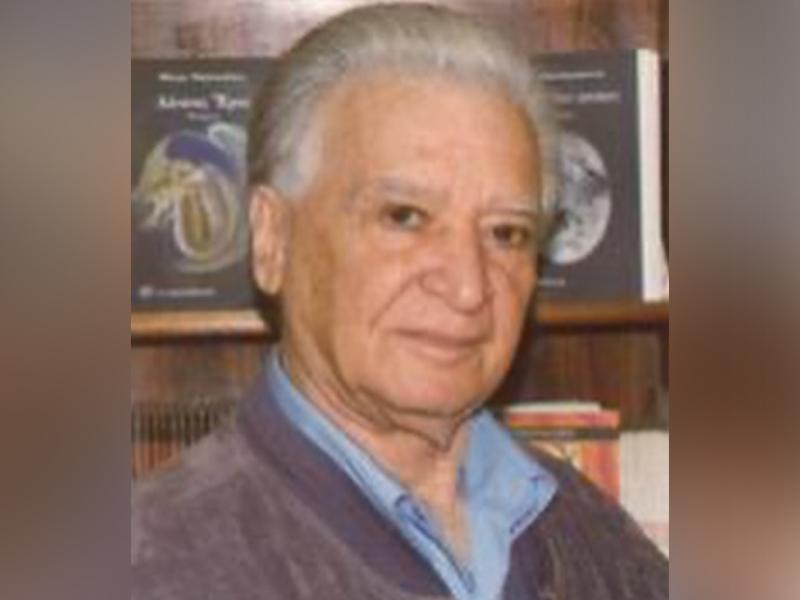 μηνας παπαζογλου