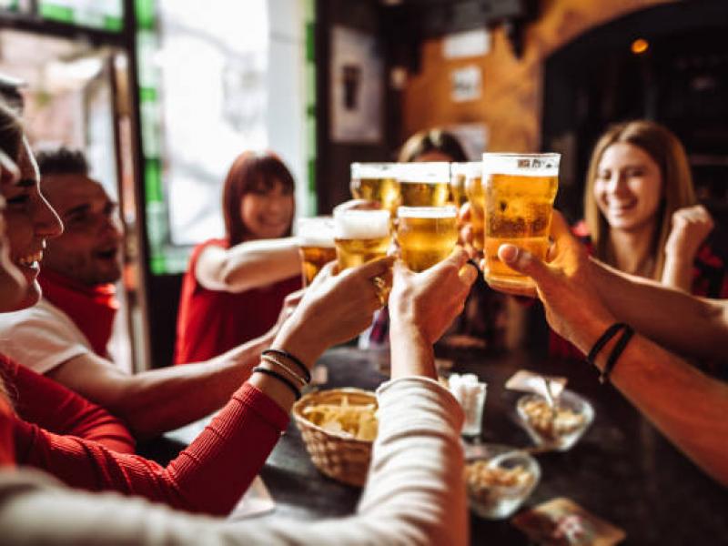 Αλκοόλ και υγεία: Πού τελειώνει η απόλαυση και αρχίζει ο κίνδυνος;