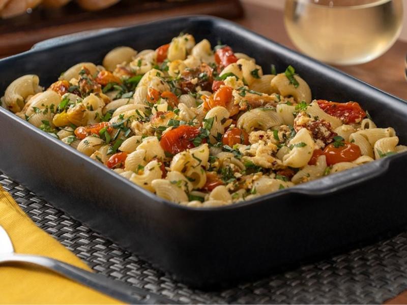 Ζυμαρικά με ψητά τοματίνια και φέτα