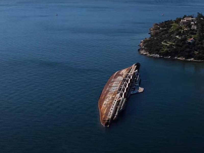 Ένα ναυάγιο μία ανάσα από την Αθήνα (Video)
