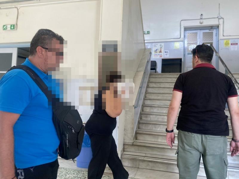 Μητέρα κατηγορείται για παιδική πορνογραφία στον Βόλο