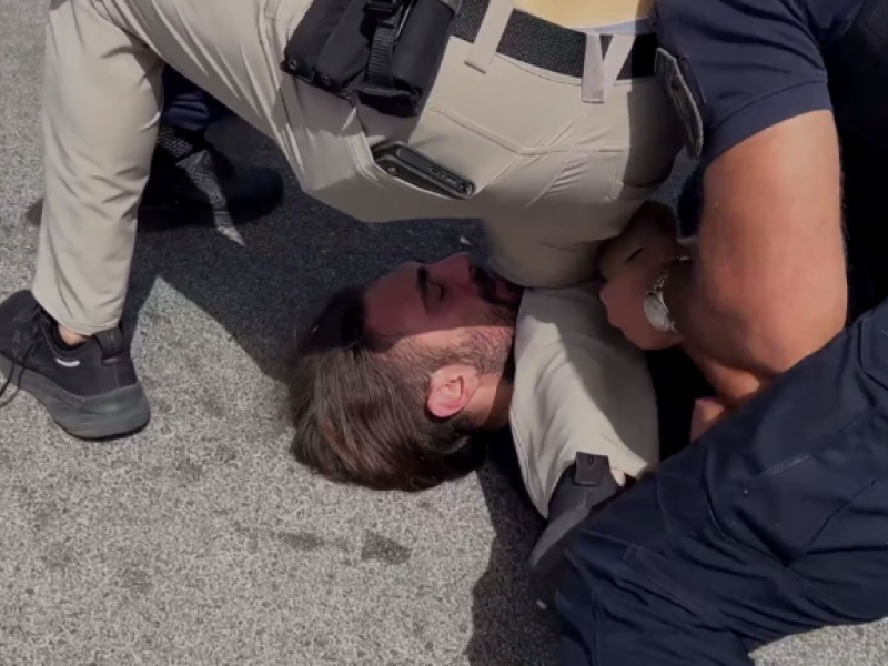 Ρόδος: Μήνυση για Σοκαριστική Βία Κατά Διαδηλωτή – «Κεφαλοκλείδωμα» Παρόμοιο με αυτό του Τζορτζ Φλόιντ