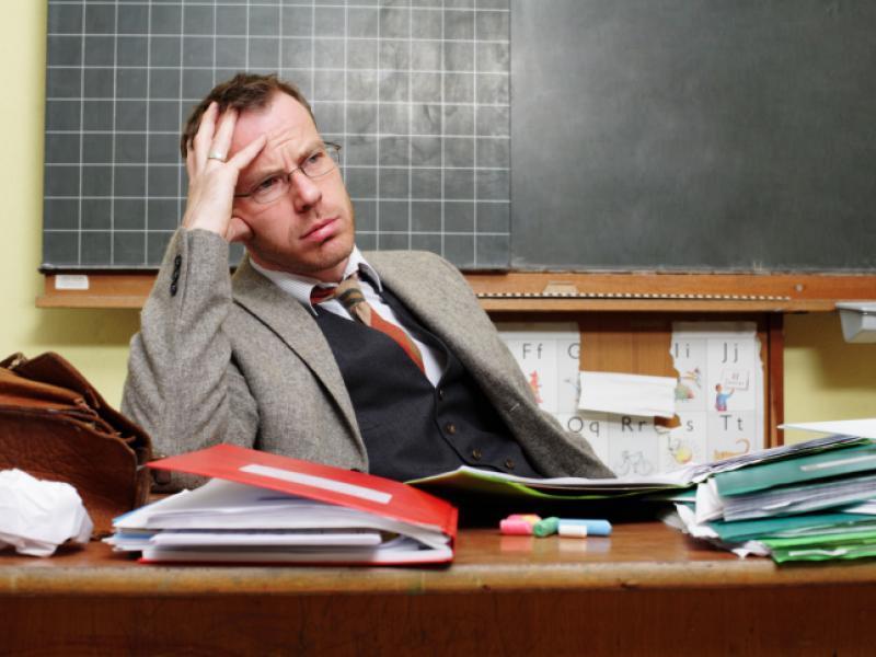 Αντιδράσεις από τους οικονομολόγους εκπαιδευτικούς για την εισαγωγή των Οικονομικών ως μονόωρο μάθημα στη Γ' Γυμνασίου αντί δίωρο στην Α' Λυκείου