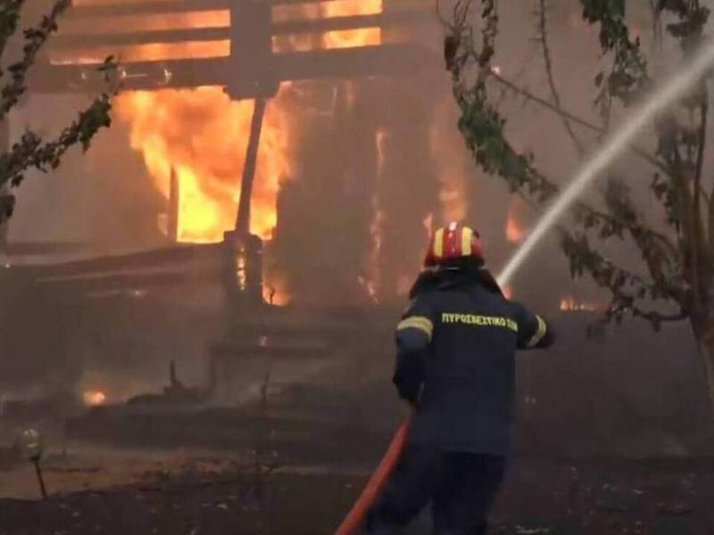 Φωτιά σε σπίτια