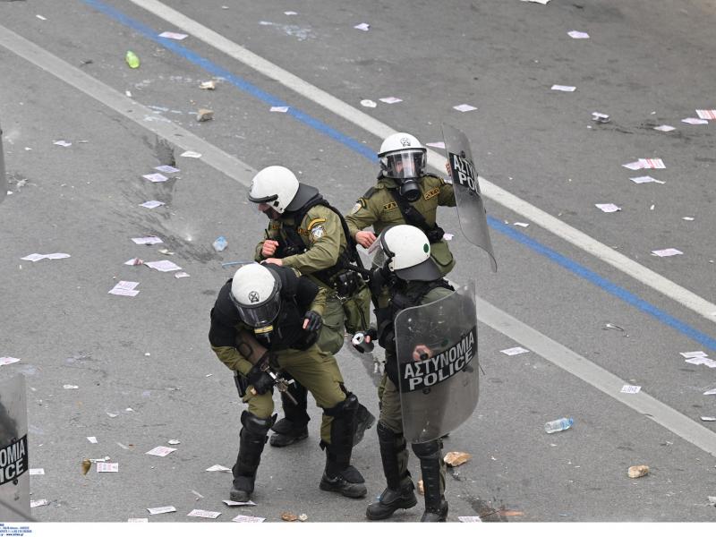 Άγριος ξυλοδαρμός στα Εξάρχεια: Αστυνομικοί ξυλοκόπησαν δύο πολίτες