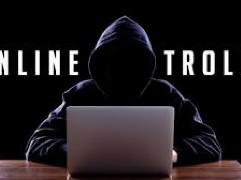 Πώς λέμε στα ελληνικά τη λέξη troll;
