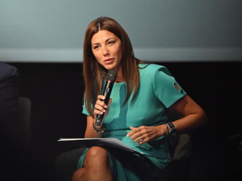 Σοφία Ζαχαράκη: «Περισσότεροι από 150.000 εκπαιδευτικοί θα επιμορφωθούν πανελλαδικά»