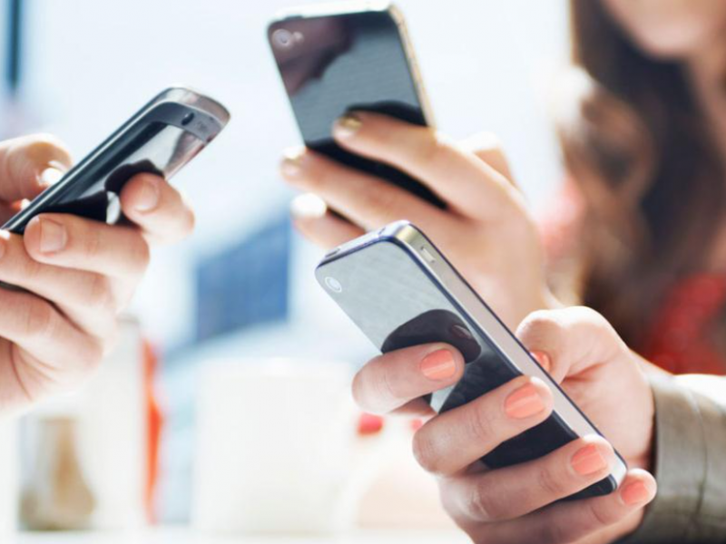 Απαγορεύονται άμεσα δύο δημοφιλή κινητά – Επικίνδυνα για σένα και τα κατοικίδιά σου!