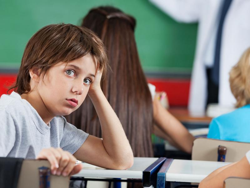 Μια οικογένεια ζητά στήριξη για το δικαίωμα των παιδιών της στη μόρφωση