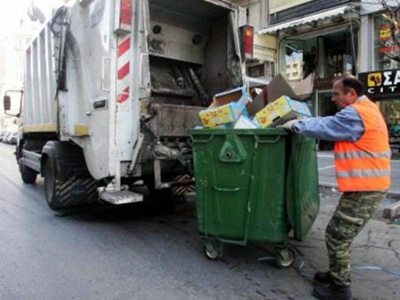 Τρίκαλα: Δημοτικός υπάλληλος έπεσε από απορριμματοφόρο – Νοσηλεύεται σε σοβαρή κατάσταση