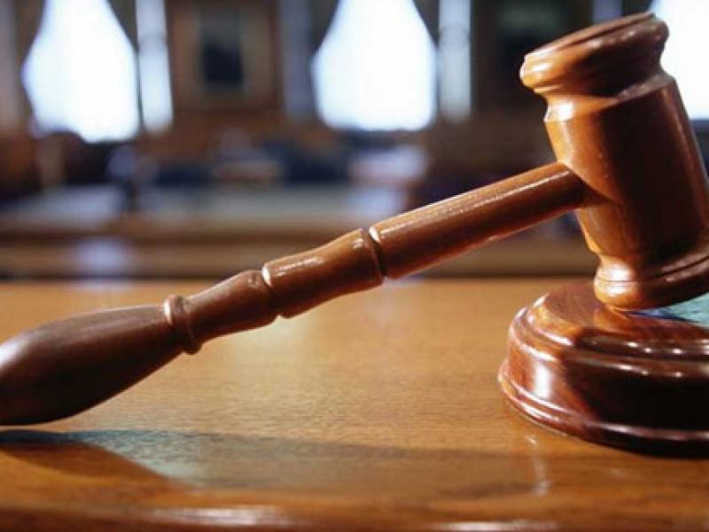 Όλο και καλύτερα: Τώρα απειλούν με δικαστήρια τους... γονείς που διαμαρτύρονται για τα κενά στα σχολεία!