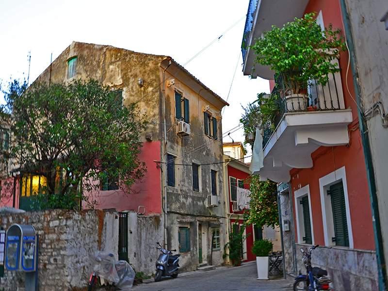  ΑΑΔΕ: Εντατικοί έλεγχοι στις τουριστικές περιοχές – Πρωταθλήτρια στην παραβατικότητα η Κέρκυρα 