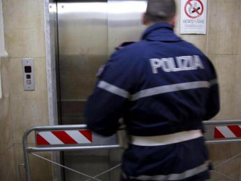 Εγκλωβισμός 50χρονης σε ασανσέρ