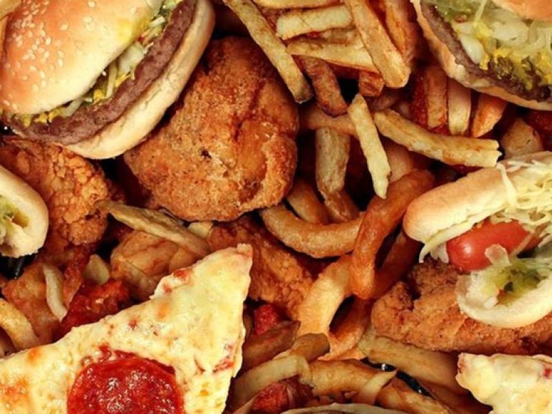 Υπερεπεξεργασμένα τρόφιμα: Πώς επηρεάζουν τις γνάθους μας