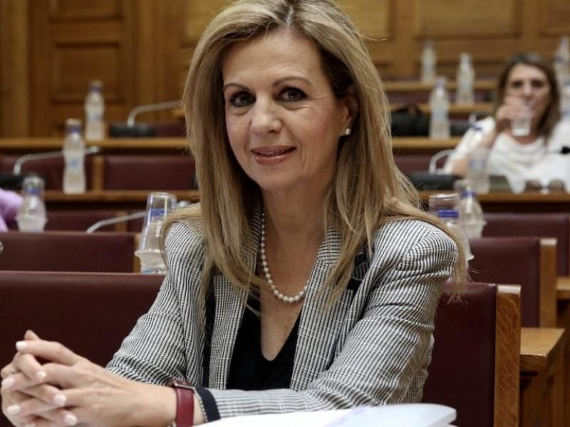 Μερόπη Τζούφη: Αντιδράσεις για τη fast-track αναγνώριση των πτυχίων των κολεγίων