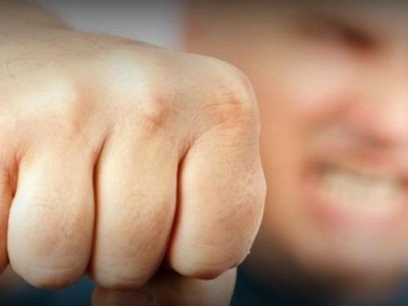 Ενδοοικογενειακή βία στον Βόλο: Καταδικάστηκε 31χρονος για κλωτσιά στην έγκυο σύζυγό του μπροστά στο παιδί τους