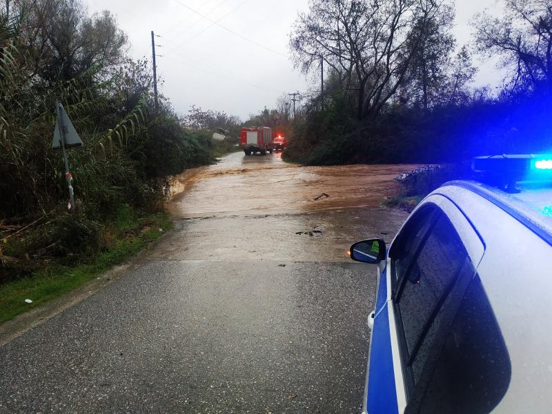 Ημαθία: Αγνοείται οδηγός - Παρασύρθηκε το όχημά του από ποτάμι (Video)