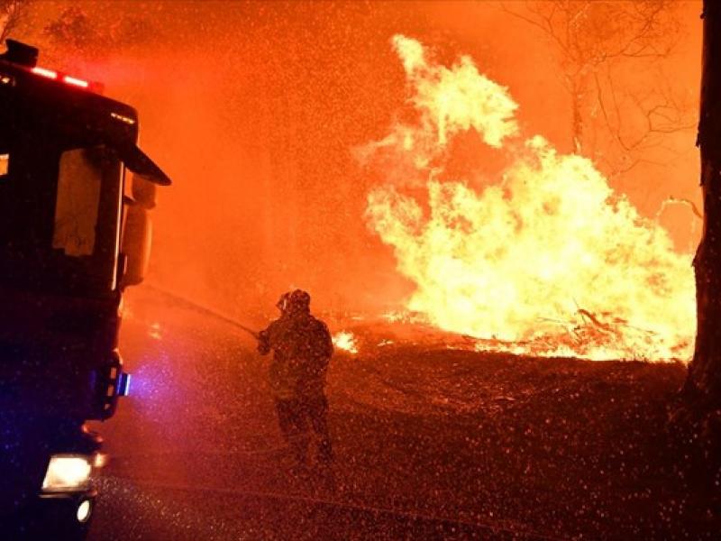Αυστραλία: Οι πυρκαγιές απειλούν τα αποθέματα νερού στο Σίδνεϊ	