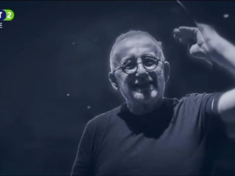 Θάνος Μικρούτσικος