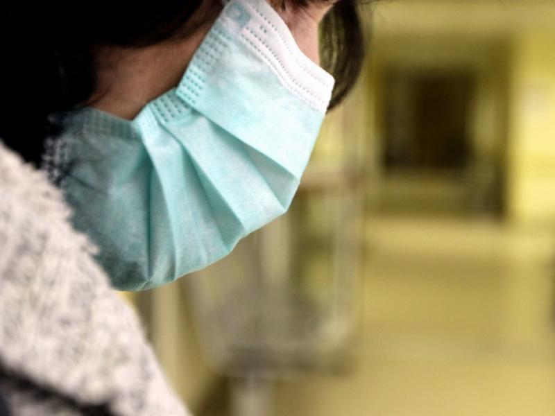 Θεσσαλονίκη: Ράβουν χειρουργικές μάσκες σε δομή Κέντρου Κοινωνικής Πρόνοιας