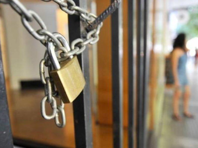 7ο Δημοτικό Ηρακλείου: Στον «αέρα» η λειτουργία του σχολείου – Οι μαθητές δεν ξέρουν πότε θα μπουν στις τάξεις