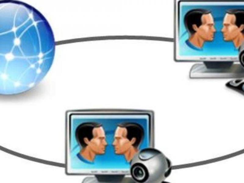 Οι γονείς συντονίζονται με τηλεδιασκέψεις 