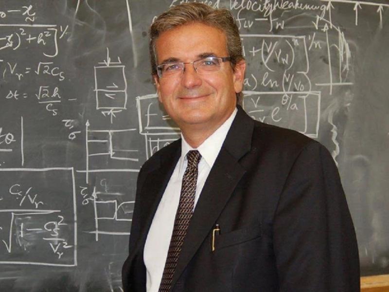 Καθηγητής Άρης Ροζάκης: Τιμήθηκε με το μετάλλιο «Horace Mann»