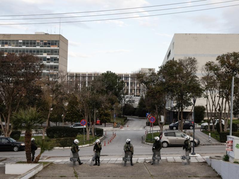 ΑΠΘ: Καταγγελία για περικύκλωση από αστυνομικές δυνάμεις