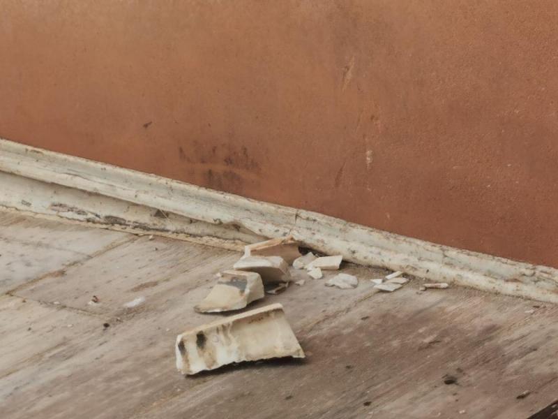 Κακοκαιρία «Μπάλλος»: Χτύπησε και τη Βουλή - Υποχώρησαν τα μαρμάρινα αετώματα (Photos)