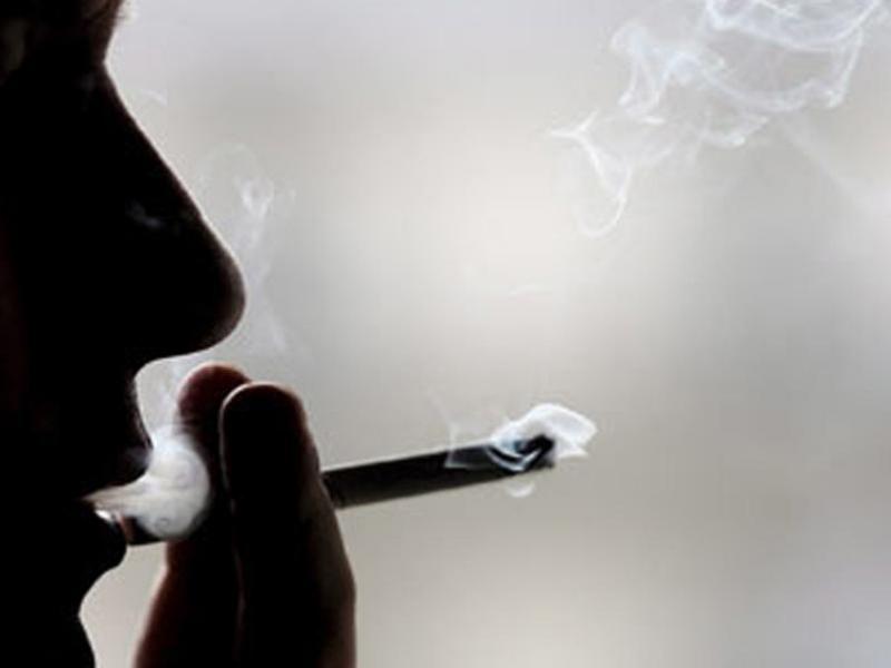 Σοκ για τους καπνιστές: Έρχεται απαγόρευση και σε εξωτερικούς χώρους