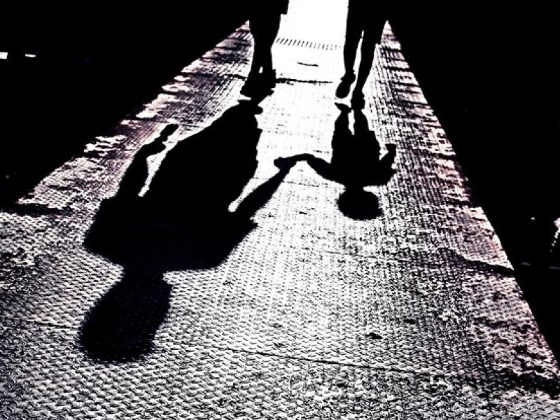 Συγκλονιστικό βίντεο: Όταν η κρυφή κάμερα ενός νάνου αποκαλύπτει την πραγματική διάσταση του ρατσισμού