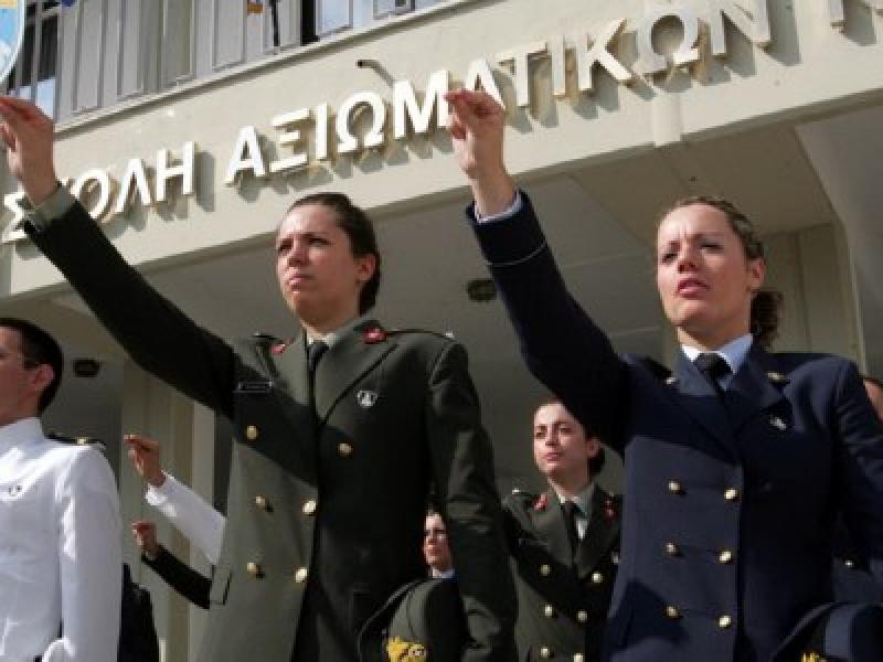 Αυξήσεις σε στρατιωτικούς και αναδρομικά σε αποστράτους: Ποιους αφορά, τι αλλάζει και πότε καταβάλλονται