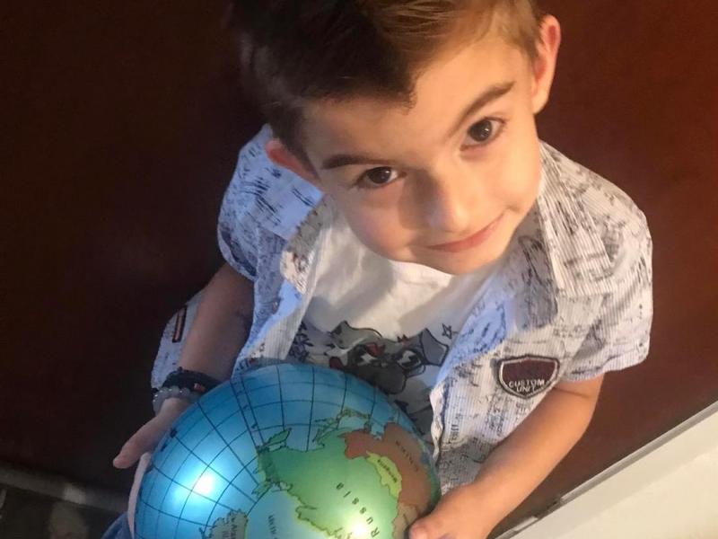 ΠΑΙΔΙ ΘΑΥΜΑ 1.jpg