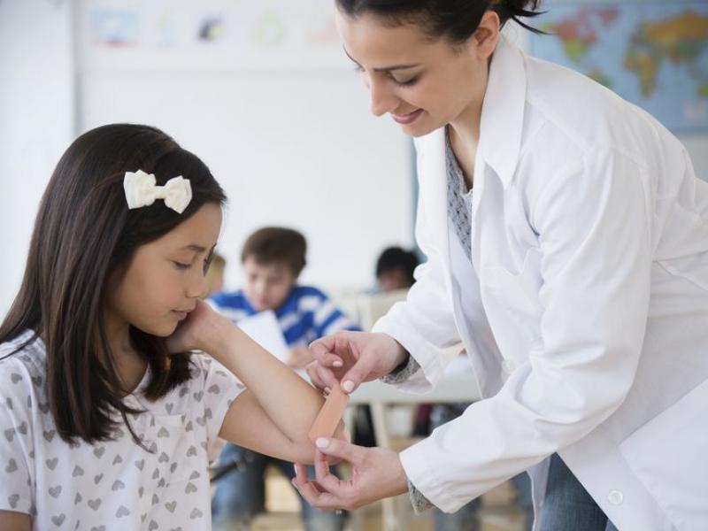 σχολικοι νοσηλευτές.jpg