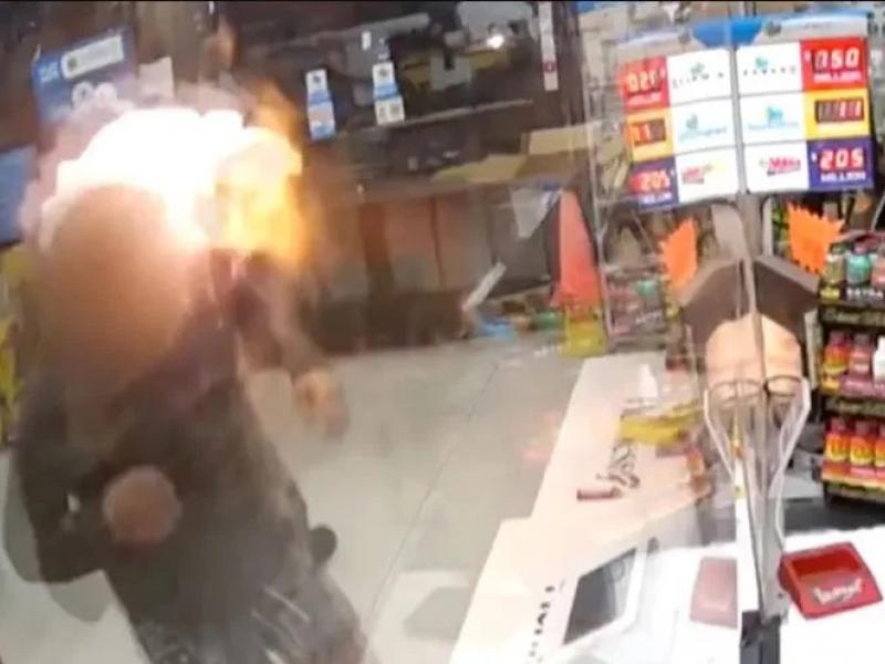 Κλέφτης βάζει φωτιά στο κεφάλι υπαλλήλου