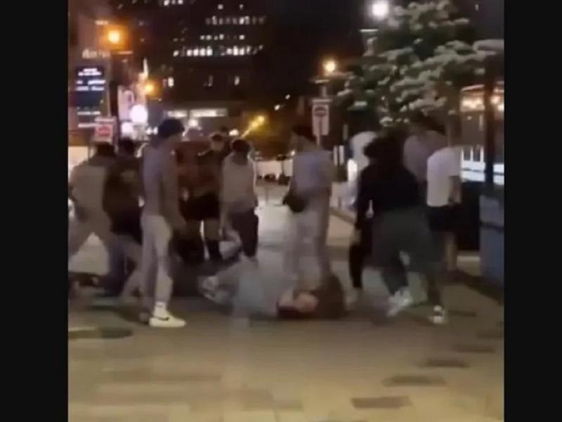 Επίθεση σε ομόφυλο ζευγάρι