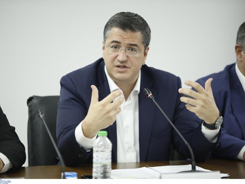 Απόστολος Τζιτζικώστας