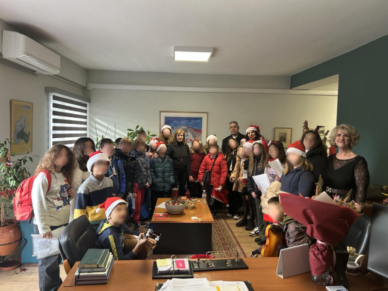 Κάλαντα από μαθητές στην Περιφερειακή Διεύθυνση Εκπαίδευσης Θεσσαλίας