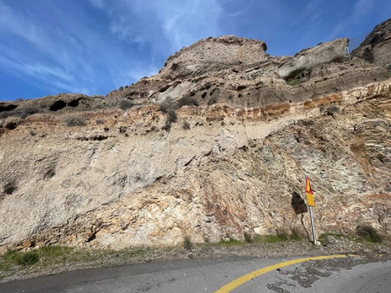 Κατολίσθηση στη Σαντορίνη