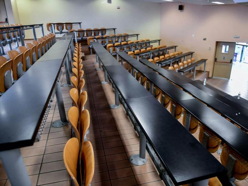 mi kratika panepistimia