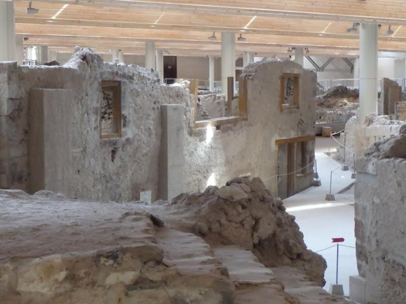 Αρχαιολογικός χώρος στη Σαντορίνη