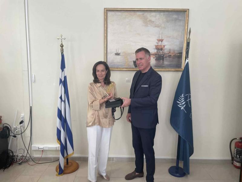 Ο Πρύτανης του Διεθνούς Πανεπιστημίου της Ελλάδος, Καθηγητής, Σταμάτης Αγγελόπουλος υποδέχτηκε σήμερα, στην Αλεξάνδρεια Πανεπιστημιούπολη στη Σίνδο, την Άννα Διαμαντοπούλου