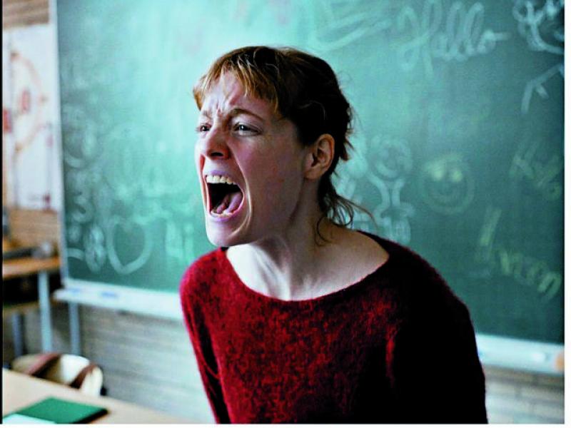 ΕΚΠΑΙΔΕΥΤΙΚΟΣ ΣΕ ΑΠΟΓΝΩΣΗ