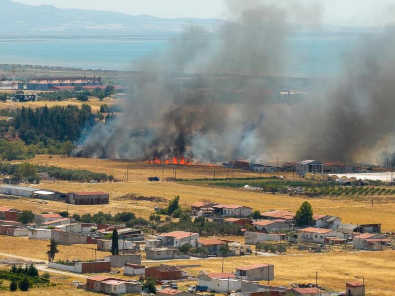 Μεγάλη φωτιά τώρα στην Αλεξανδρούπολη