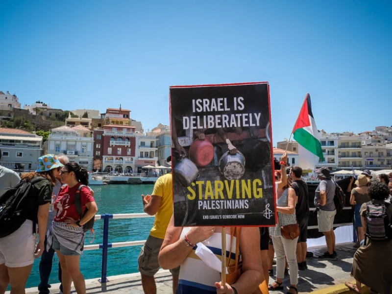 Ένταση και χημικά στη διαμαρτυρία για το ισραηλινό κρουαζιερόπλοιο