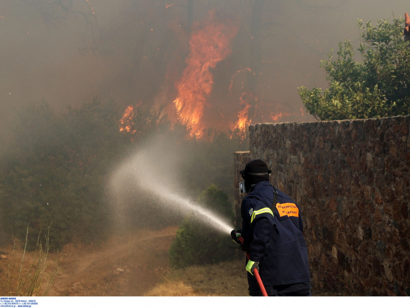 Φωτιά στην Κερατέα