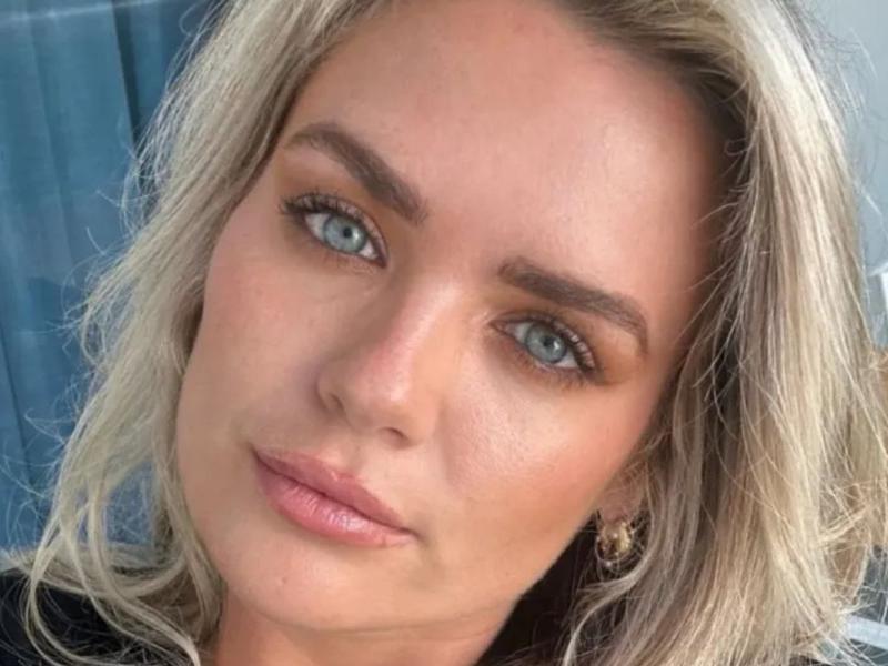 νεκρη σχειαστρια