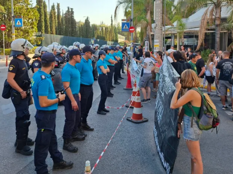 Διαμαρτυρία έξω από το αμερικανικό κολέγιο Deree