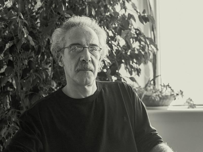 Ο Πέτρος Παπακωνσταντίνου, δημοσιογράφος και συγγραφέας