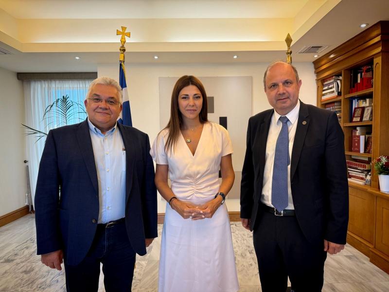 Με την Υπουργό Παιδείας Θρησκευμάτων και Αθλητισμού, Σοφία Ζαχαράκη, και τον Υφυπουργό, Νικόλαο Παπαϊωάννου, συναντήθηκε χθες, Τρίτη 2 Σεπτεμβρίου 2025, στο Υπουργείο, ο Πρύτανης του ΑΠΘ, Κυριάκος Αναστασιάδης